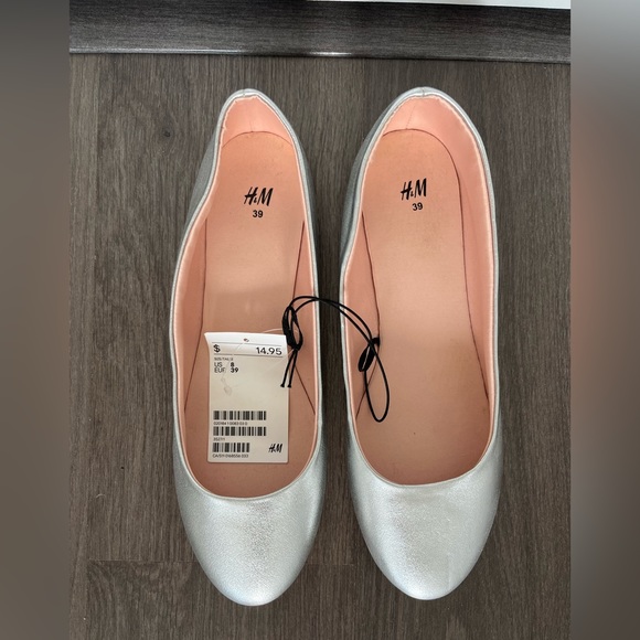 Silver H&M ballet flats circa 2017 - Picture 1 of 4